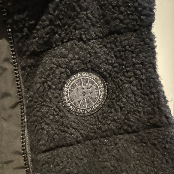 Canada Goose Black Sherpa Vest - Picture 2 of 7
